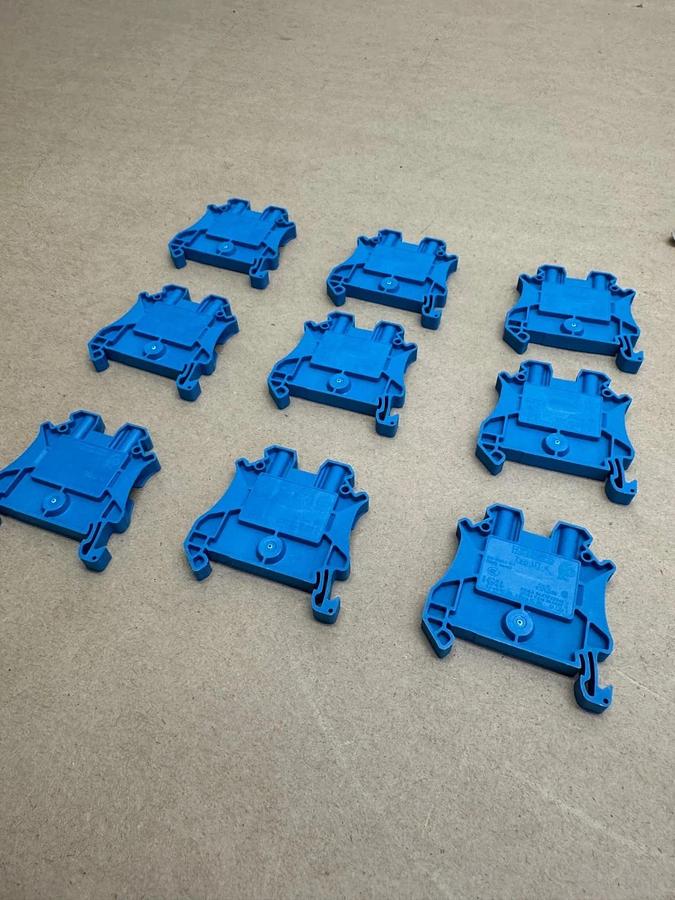 Used Phoenix Contact Typ UT 4 Terminal Block, Blue, Lot of 9 *NEW*