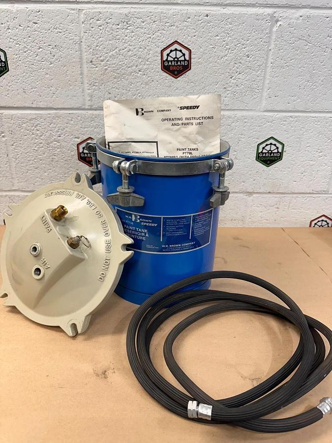 Used W. R. Brown Company, Speedy - PT798 - Paint Tank w/ Regulator & Less Hose