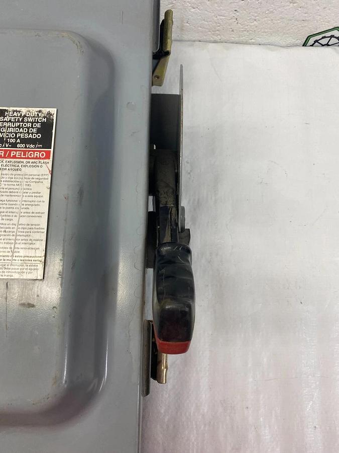 Used Square D HV363AWK Heavy Duty Safety Switch A:100 50/60Hz