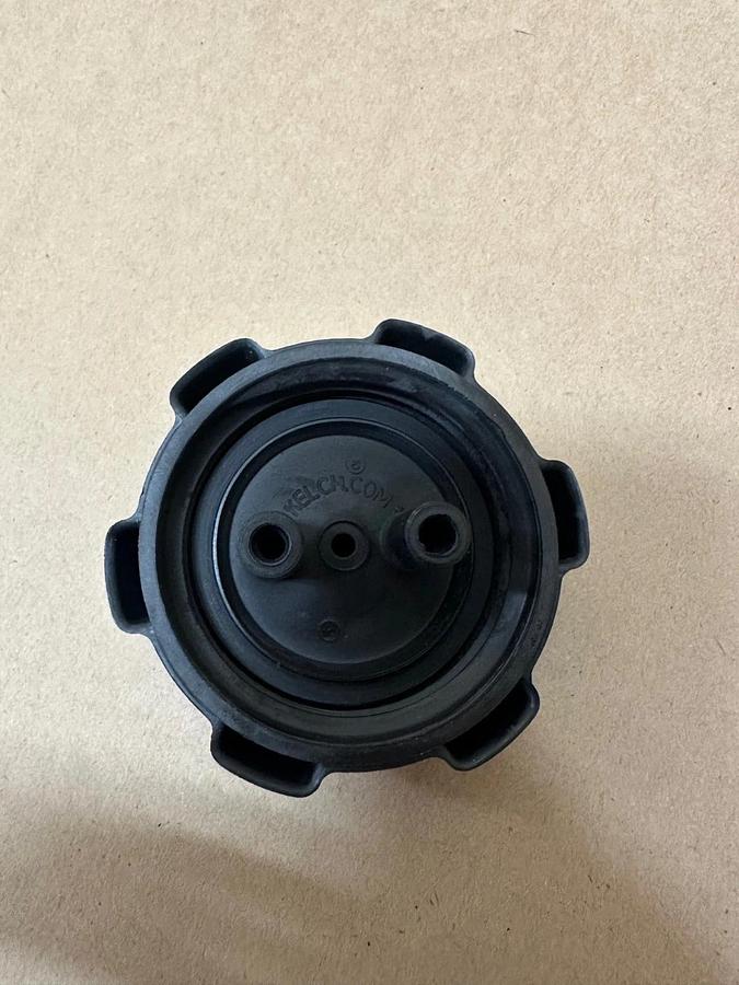 JLG 7016314 CAP, Non-Vented *NEW*