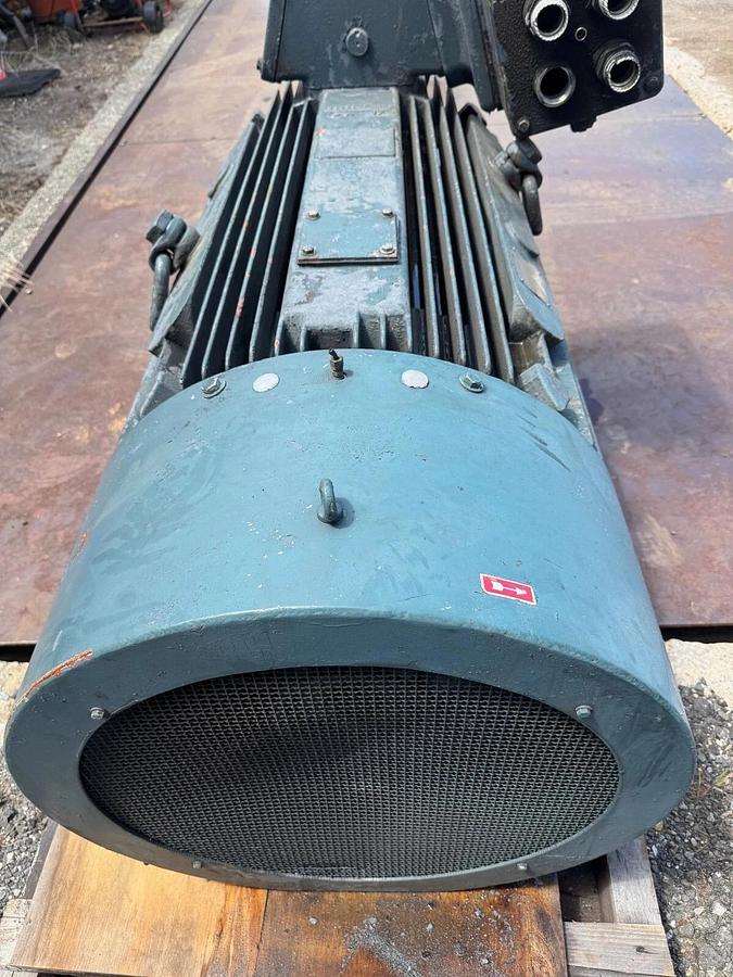 Used Schorch KA2355X-BX01Z-Z Electric Motor, 400 kw @ 1788 RPM, 705A, 460V, 3 Phase