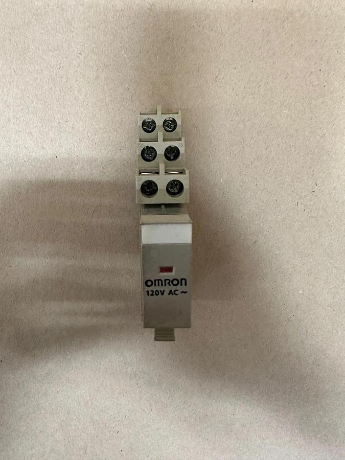 Used OMRON G2R-2-S(S) Relay w/ 10Z0EW Base