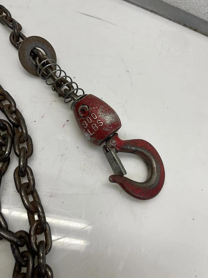 Used Dayton 4Z358 Electric Chain Hoist 300 Lbs 10' Lift 115V 1Ph 60 Hz 1/6Hp 3A 16FPM