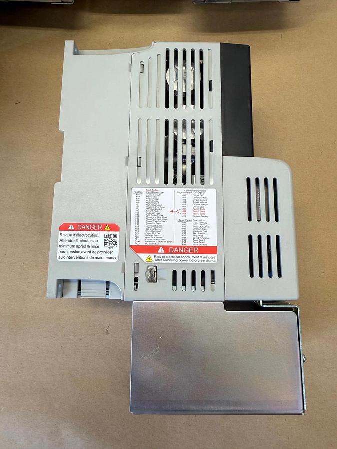 Used Allen-Bradley 22B-D010N104 Ser A PowerFlex 40, with 22-JBCB Conversion Kit Box
