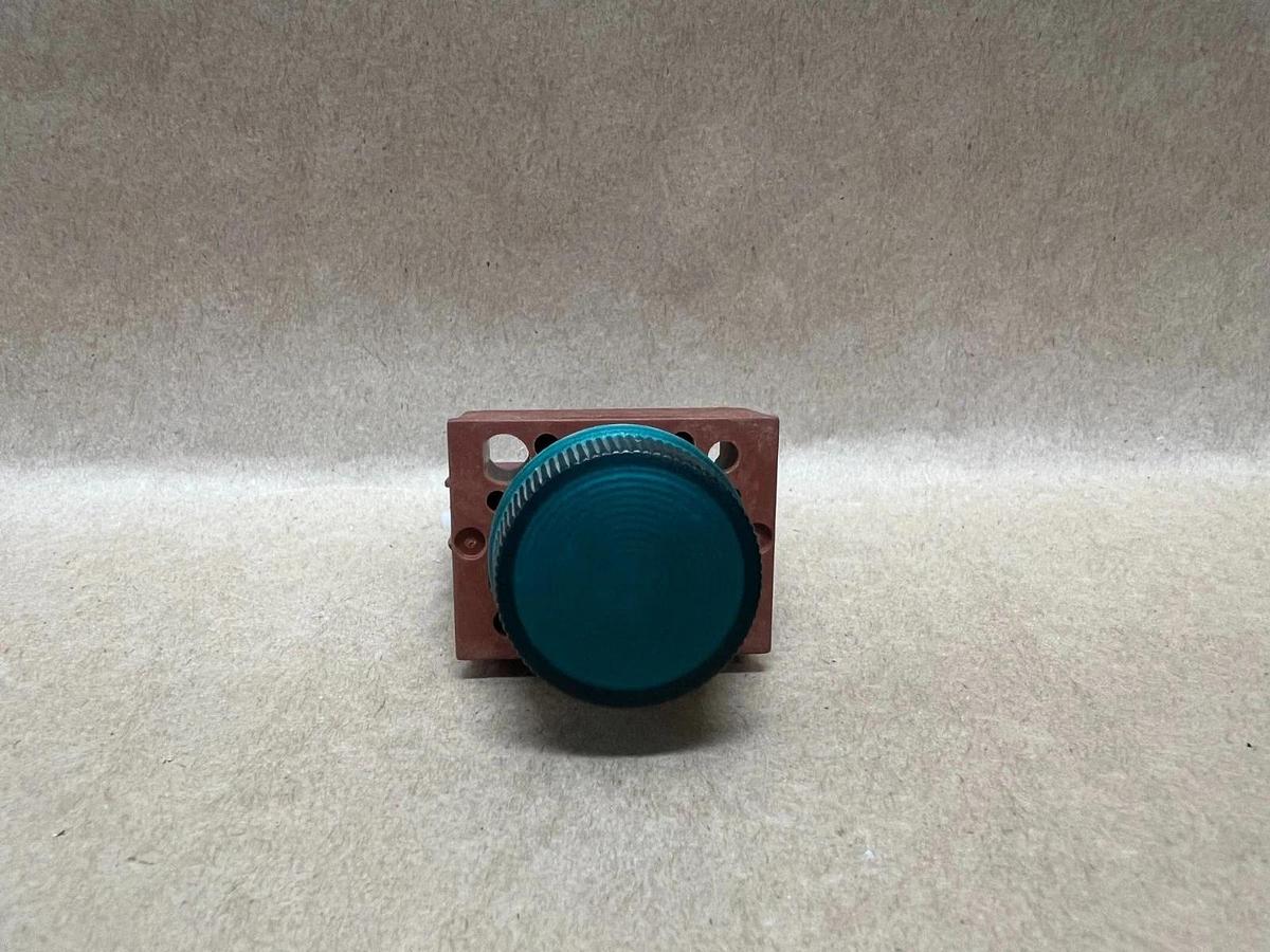 Used Siemens 3SB1400-2Q Green Button Contact Block - Lot of 3