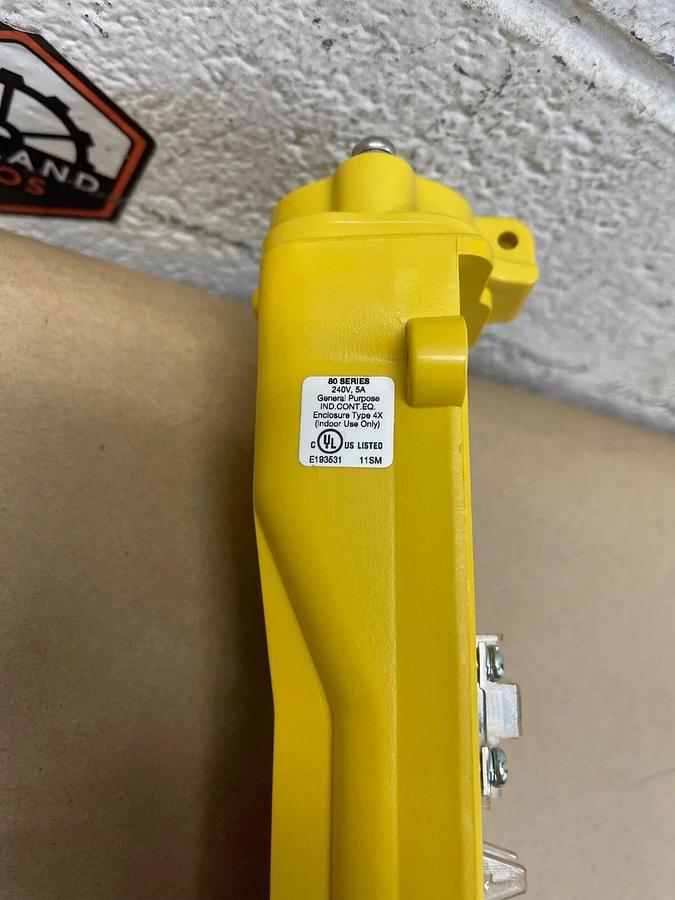 Used KH Industries CPH06-B2C-000A Pendant Station, Push Button 6, 80 Series 240V, 5A