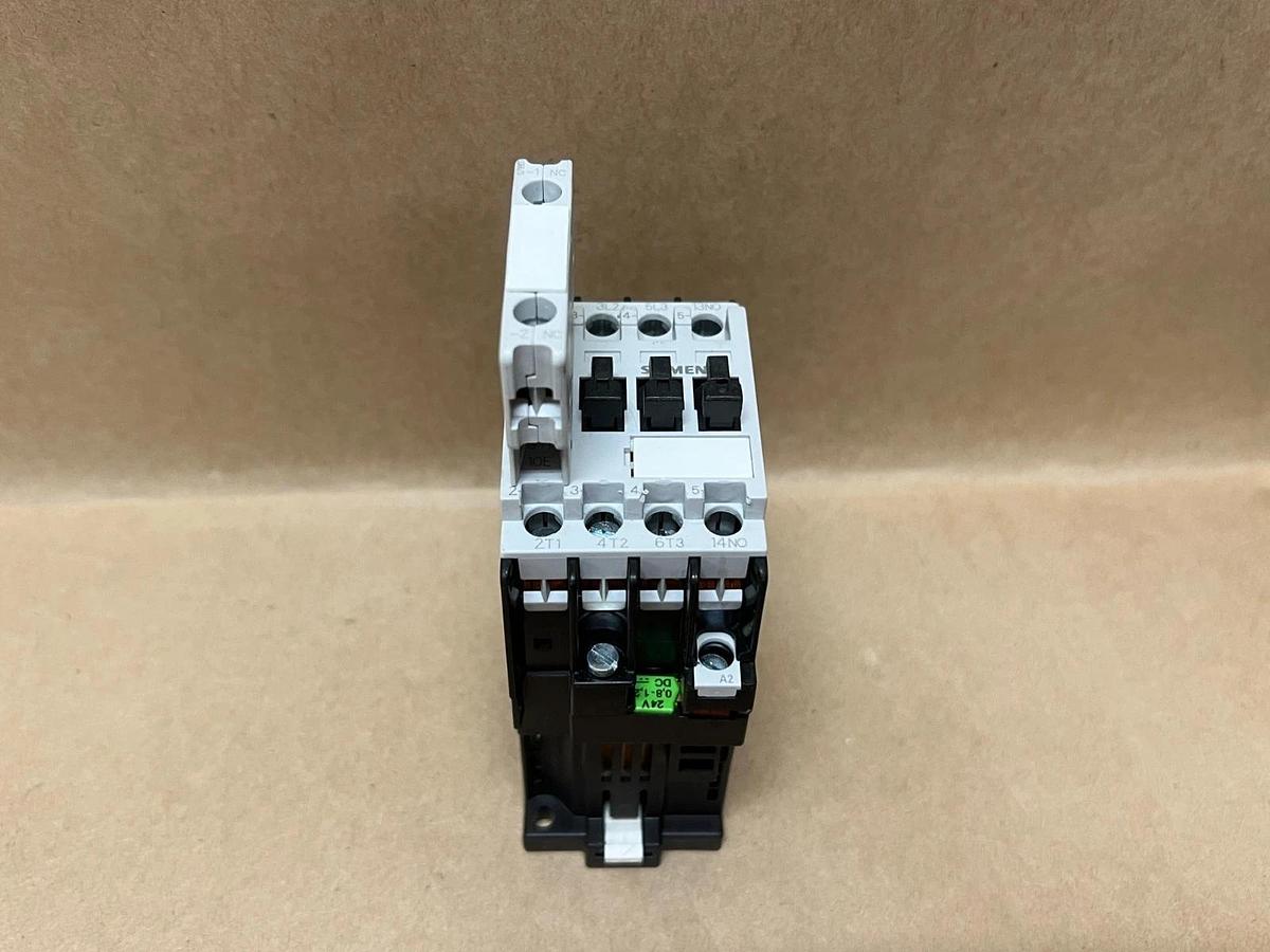 Used Siemens 3TF3110-0B Contactor w/ 3TX4001-2A Contact Block