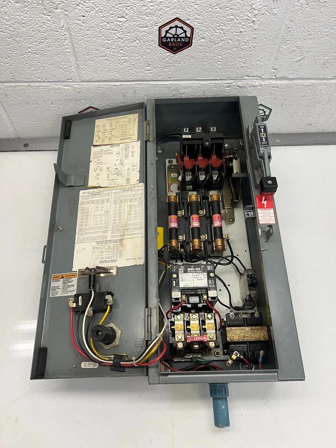 Used Square D SCG14 30 Amp Safety Switch
