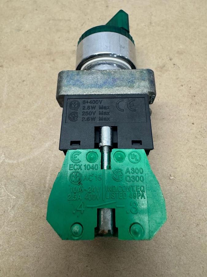 Used Automation Direct GCX1242-24 Green Selector Switch, Two Positions, 120 AC/DC