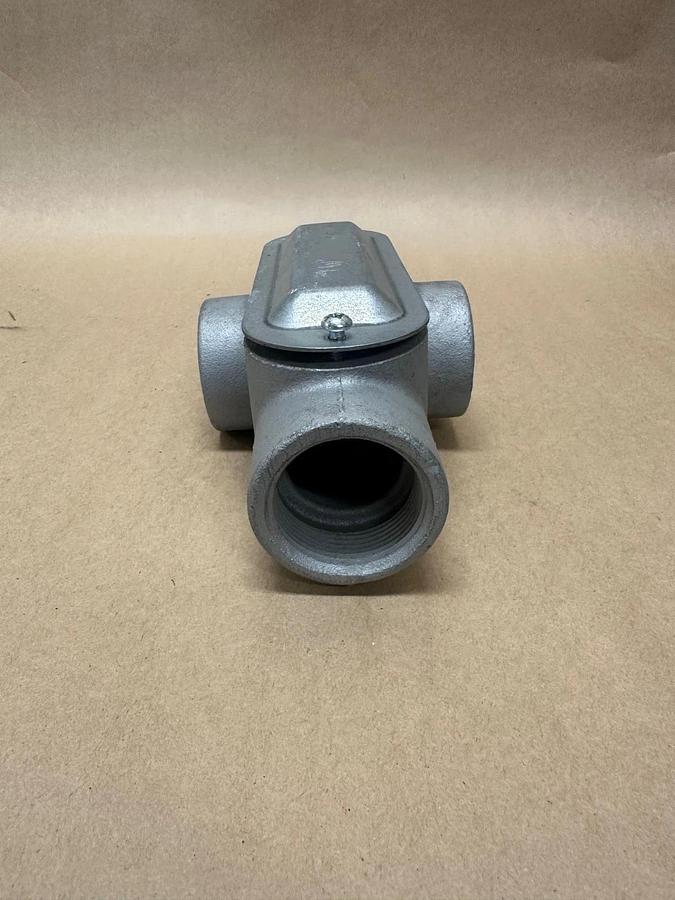 Used Appleton Unilet Form 35, 1-1/2” X Conduit *NEW*