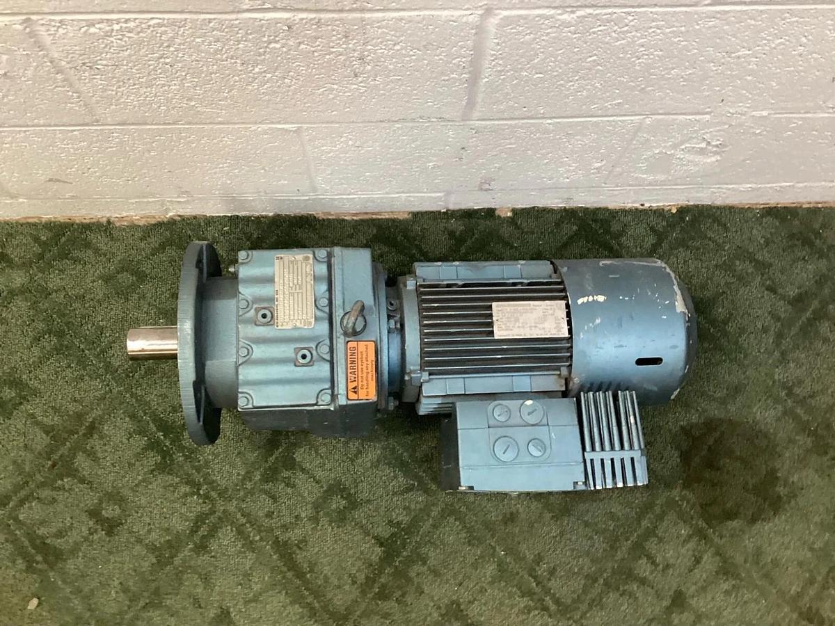 SEW-Eurodrive RF77DT100L4/BMG/MM30 Motor/Gearbox 880152201.06.06.001