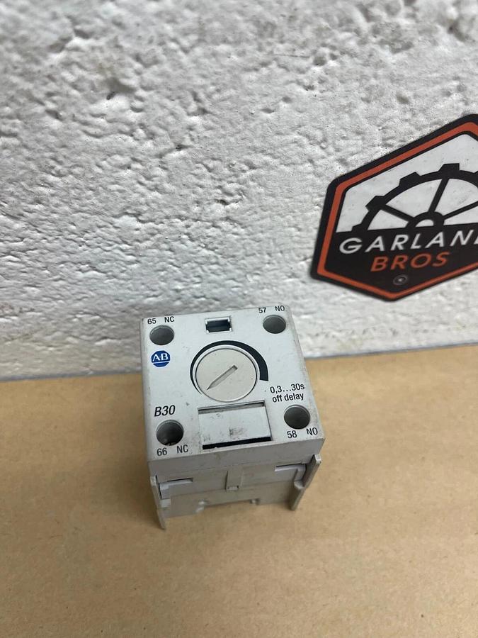 Used Allen-Bradley 100-FPT Pneumatic Timing Module, Series B, 10 A, 600 VAC