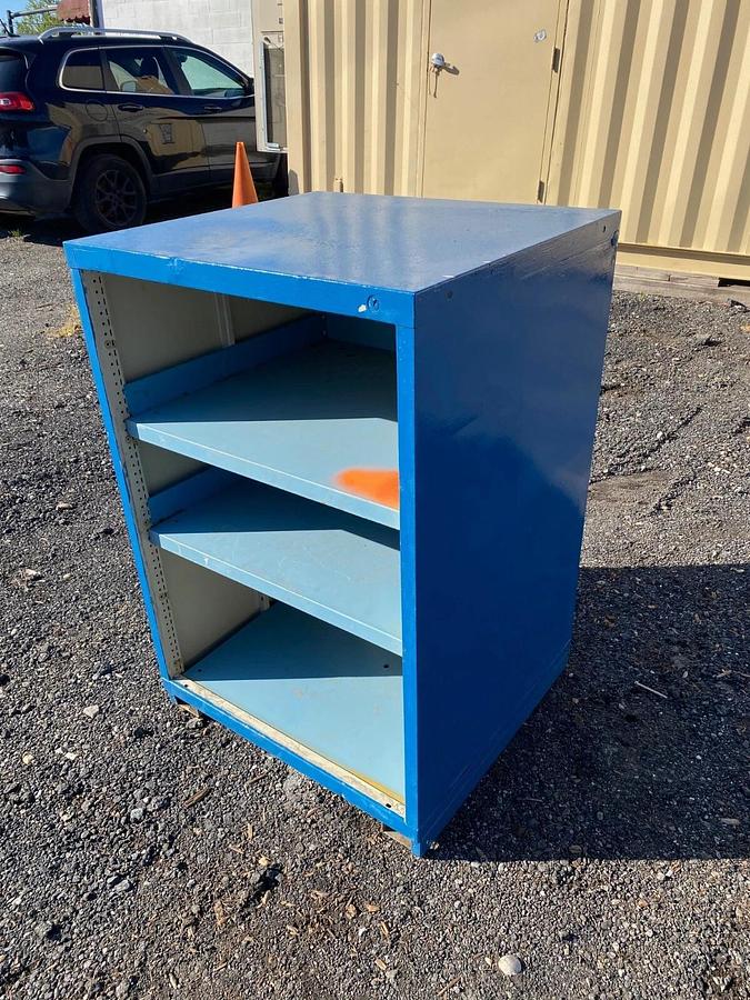 Used Stanley Vidmar 3 Shelf Heavy Duty Ind Tool Storage Cabinet W:30” D:27" H:44.25"
