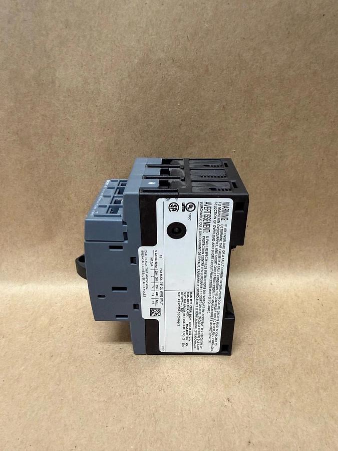 Used Siemens 3RV1011-1KA10 Circuit Breaker