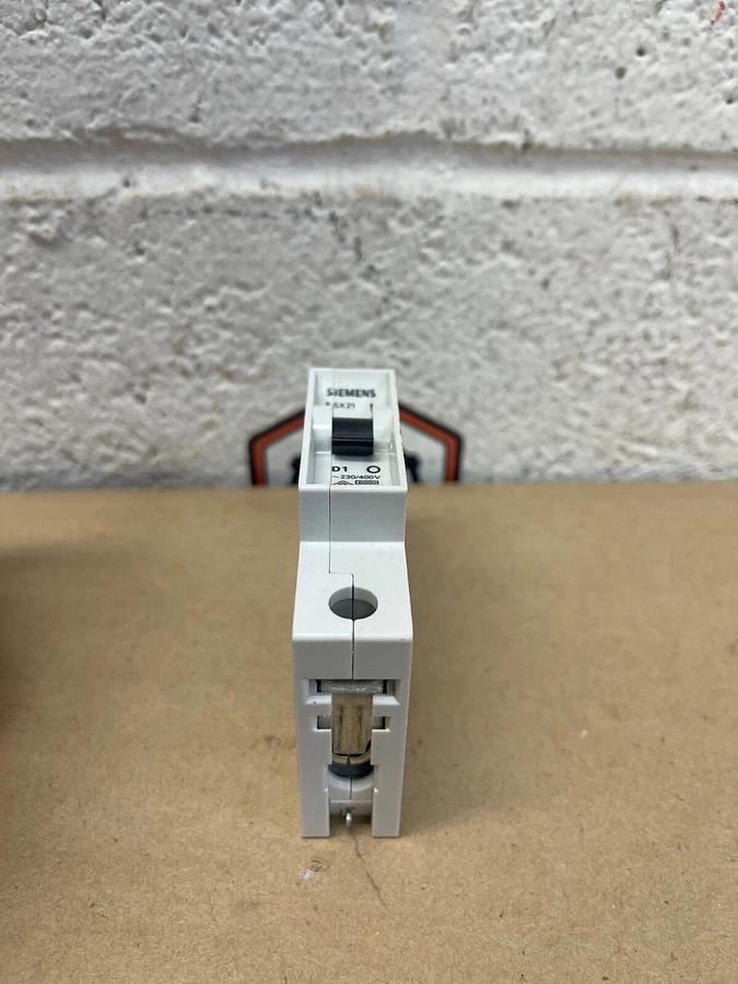 Used Siemens 5SX21 Circuit Breaker 1-Pole, 1 Amp, 230/400 V
