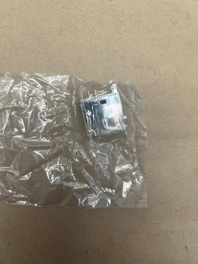 New - open box Allen Bradley 700-HK32A1 Relay
