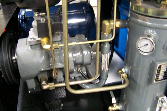 Air-Max 10hp.1ph Rotary Screw Compressor W/dryer/filters/120 tank 12 Year warrant