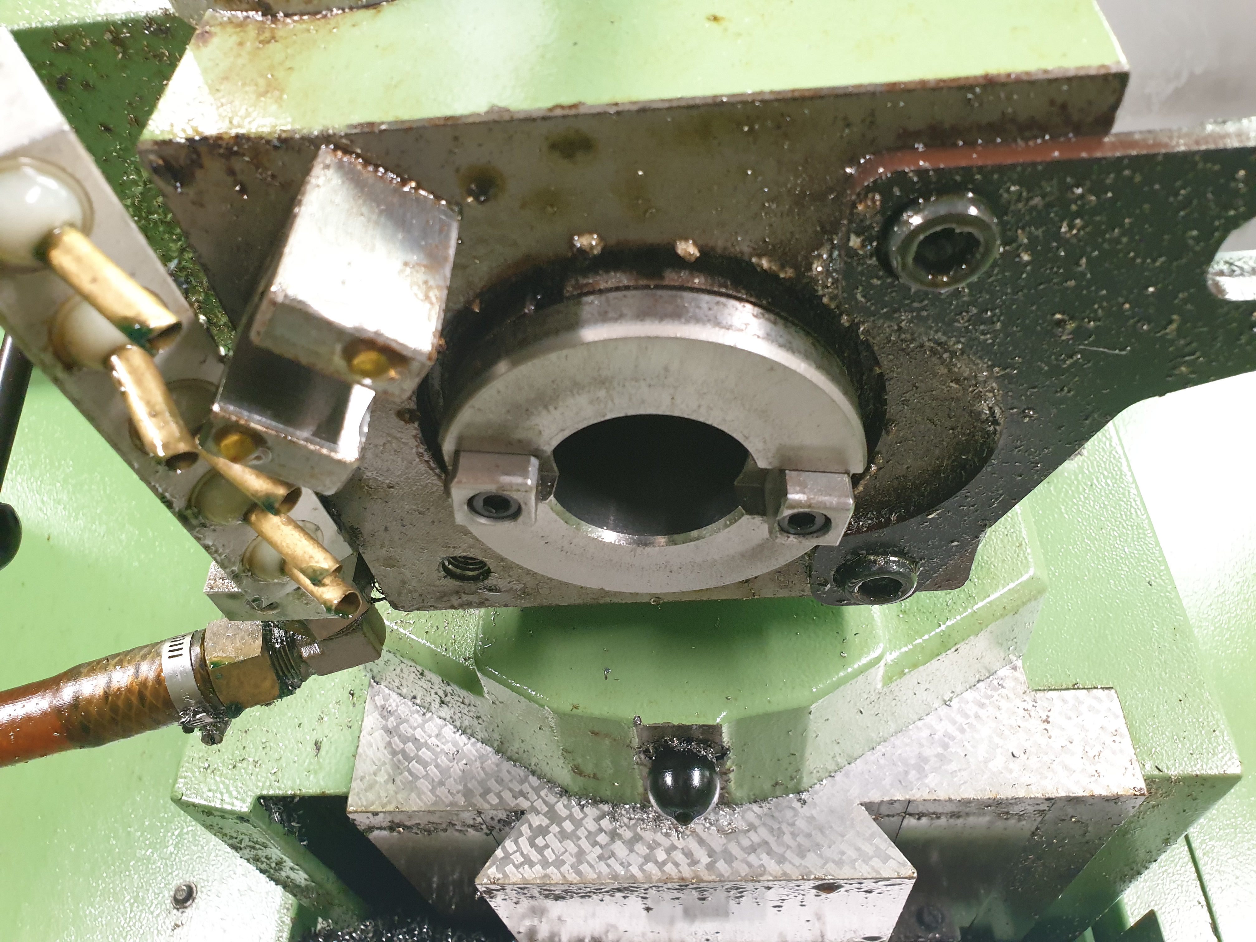 Gebruikt 1994 Mikron WF 21 D