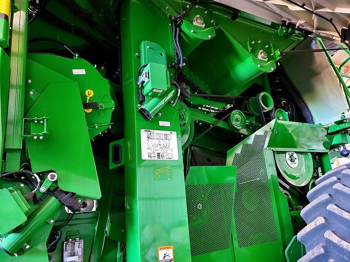 Used ** Hillco Sidehill ** 2019 John Deere S780 Combine w/ 670 hrs