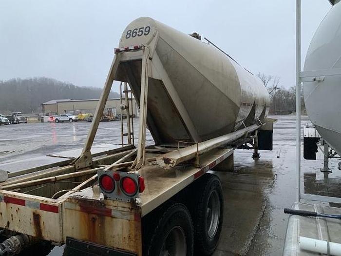 Used 1973 Fruehauf Cement Tankers (3)