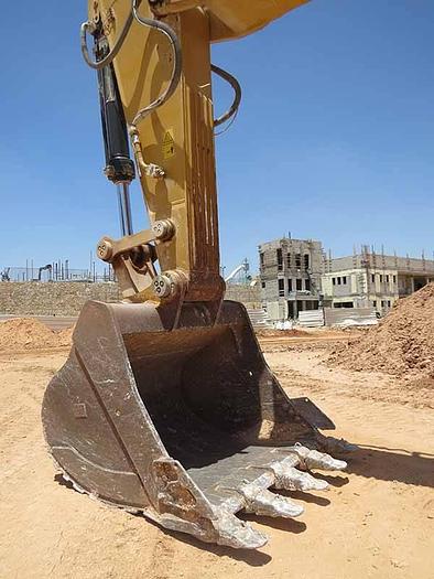 Used 2017 CATERPILLAR 374FL