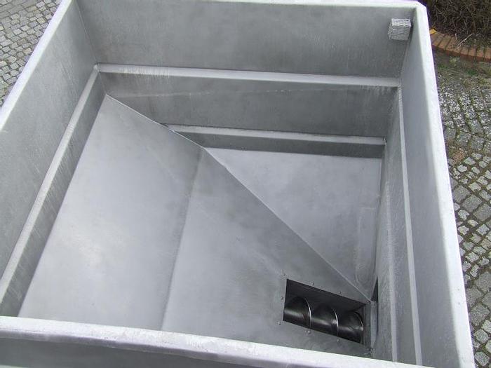 Used Nierdzewny bunkier zasypowy z przenośnikiem ślimakowym