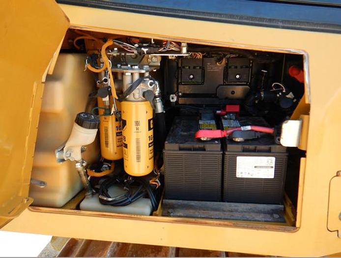 Used 2011 CAT D6K LGP/ w 6 way blade