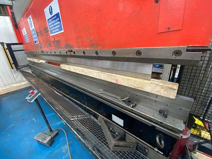 Used 1994 Edwards Pearson RT2 100 x 4100 Hydraulic Pressbrake