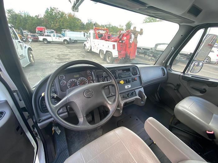 Used Altec AM855 60ft Bucket Boom on 2015 Freightliner M2-106 - MN2354