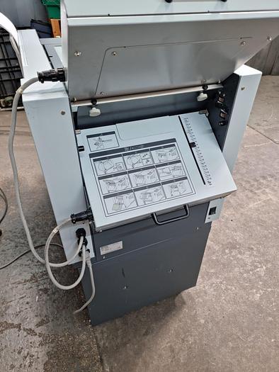 Used Horizon PF-40L folding machine