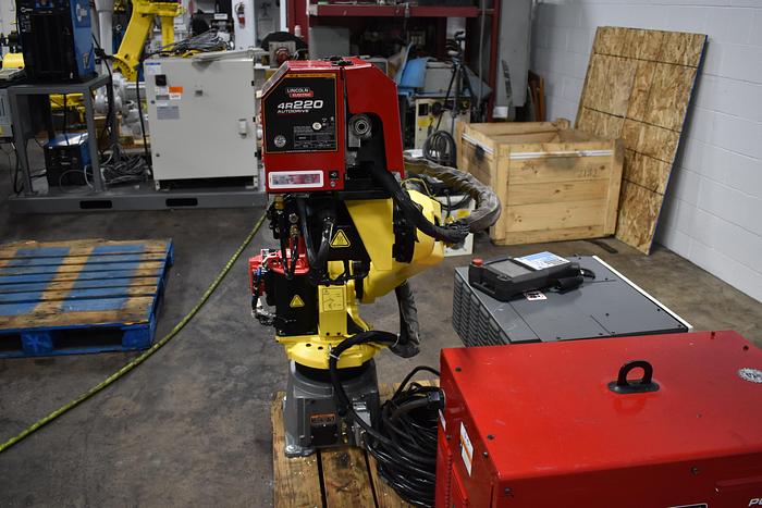 Used FANUC Arcmate 120ic/12L Industrial Welding Robot with R30ib Controller and Lincoln Powerwave 455 STT