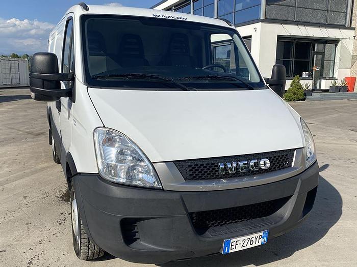Usato 2011 IVECO  DAILY 35s12