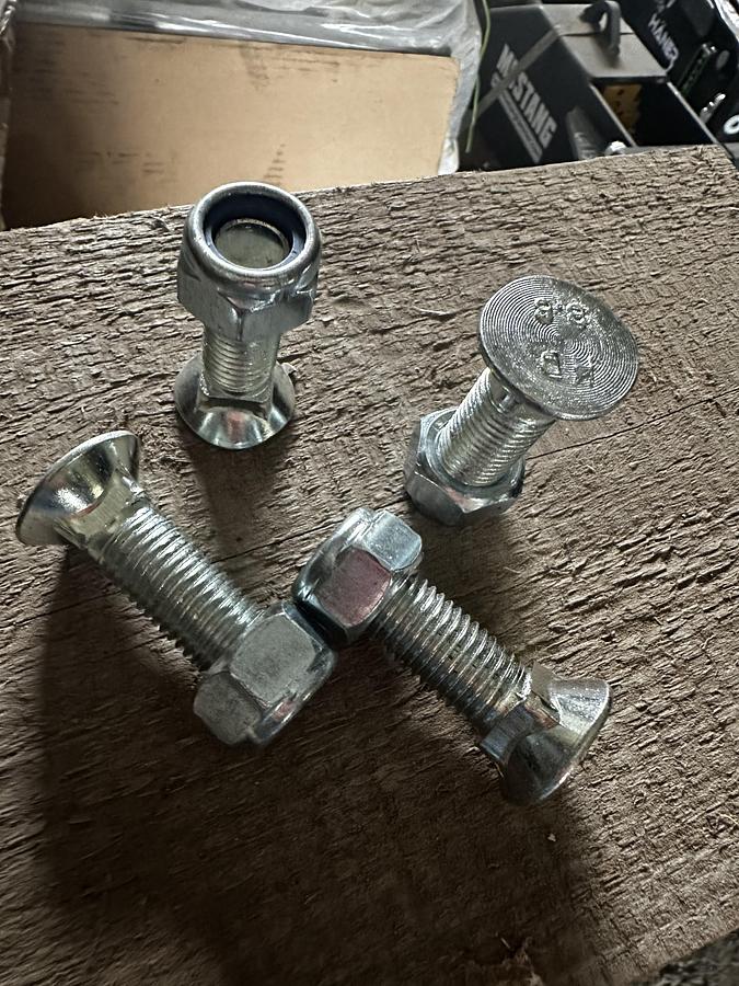 Schrauben passend zu Schürfleiste / Wendemesser