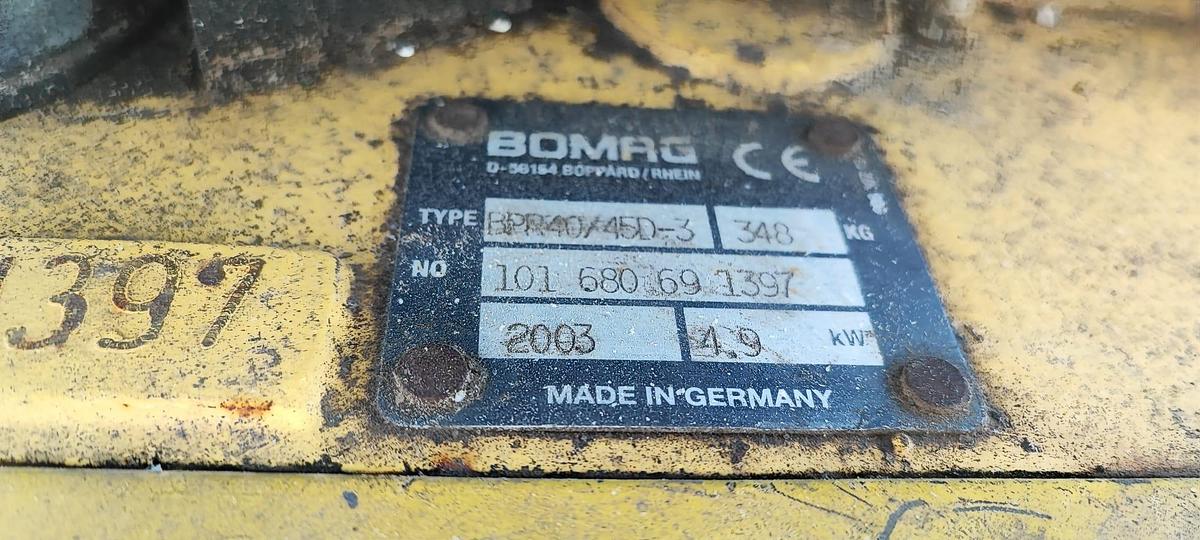 Gebraucht 2003 Bomag Reversierbare Vibrationsplatte BPR 4045 D3
