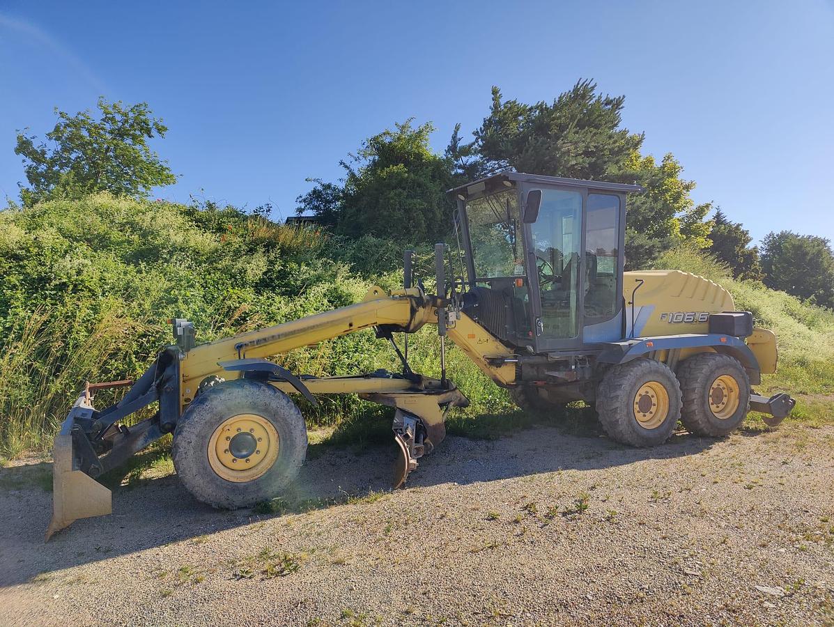 Gebraucht 2008 New Holland F106.6A Motorgrader