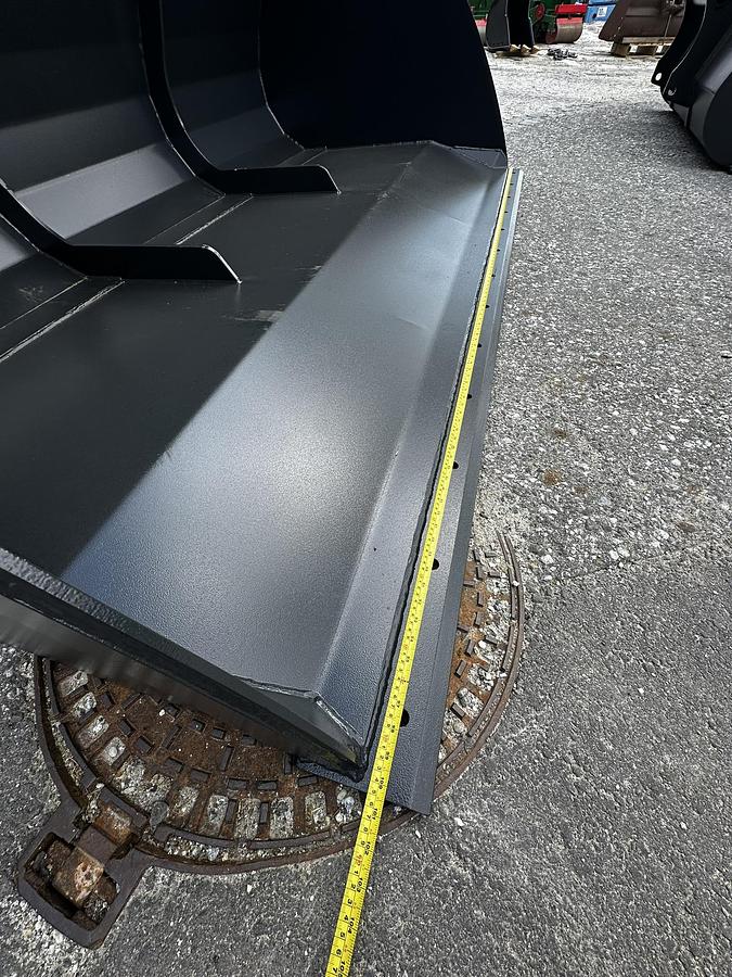 2025 BIG Volumenschaufel 250cm mit Manitou Aufnahme