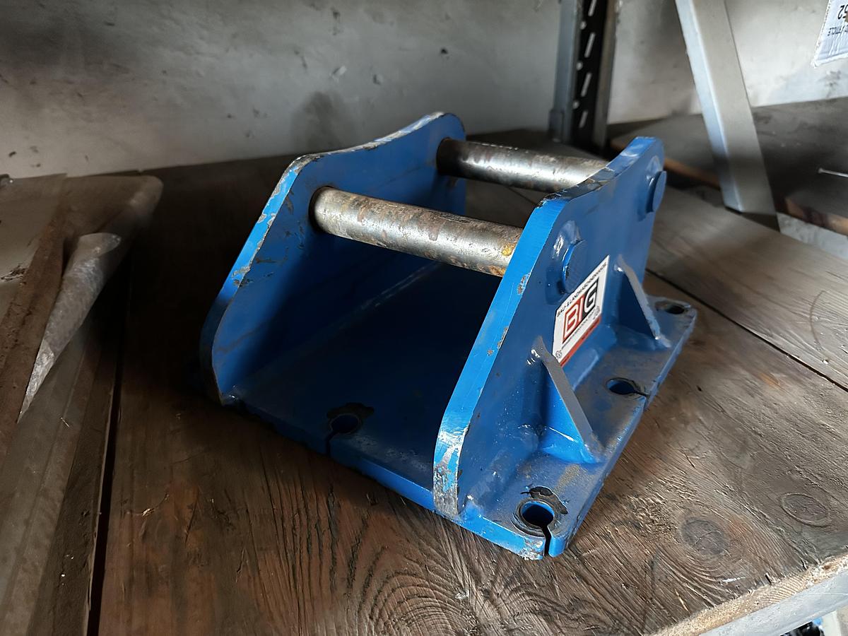 BIG Anschraubplatte mit Martin M03 Aufnahme