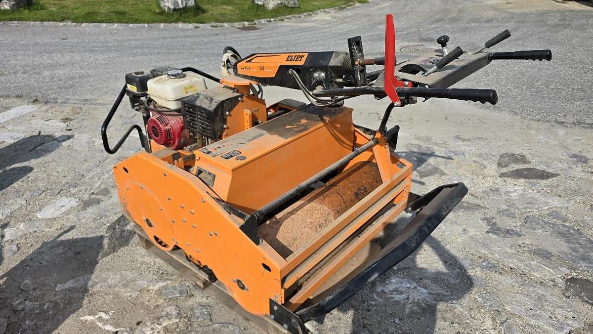 Gebraucht 2014 Rasenbaumaschine GZC - 1000 ELIET