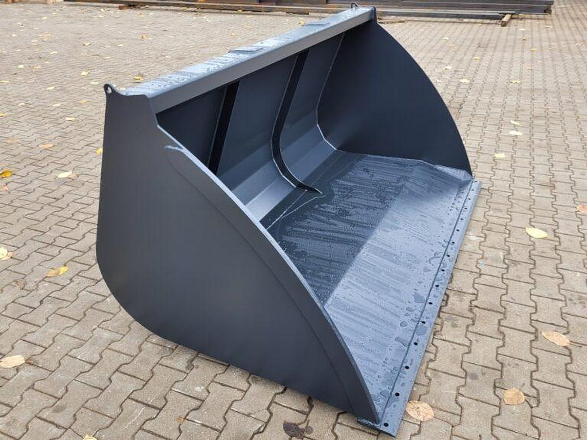 BIG SMG Volumenschaufel 220 cm mit Liebherr 506 Aufnahme