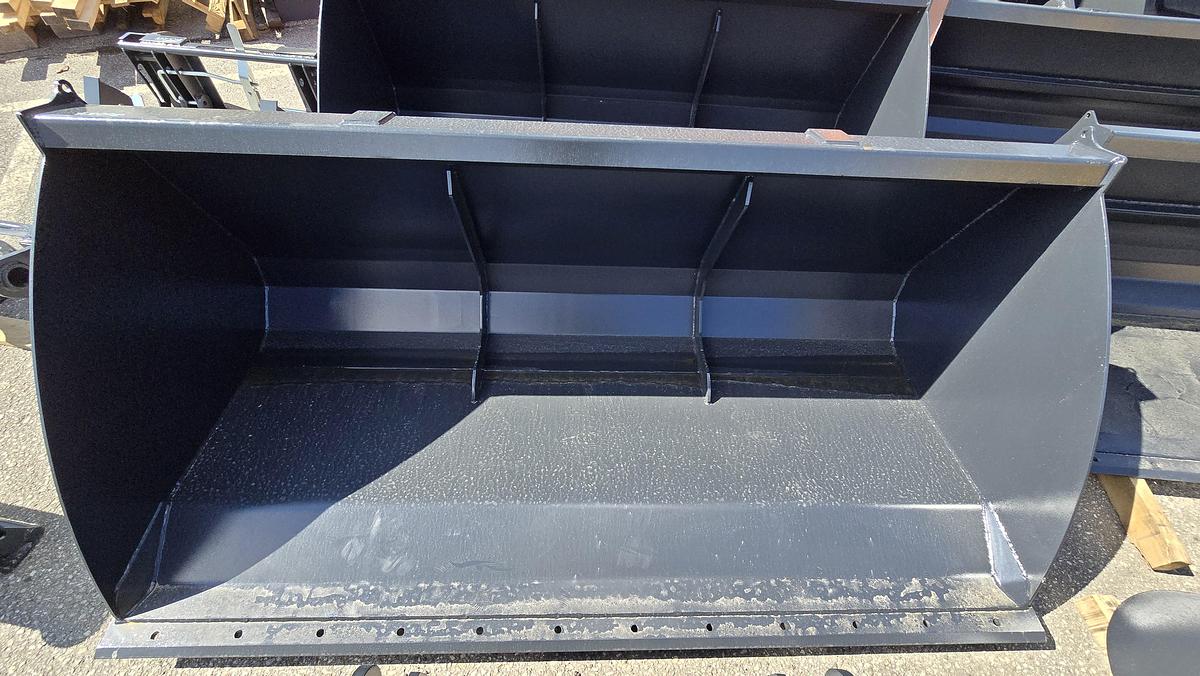 BIG SML Schwergutschaufel 240cm mit Dieci Agri Farmer Aufnahme