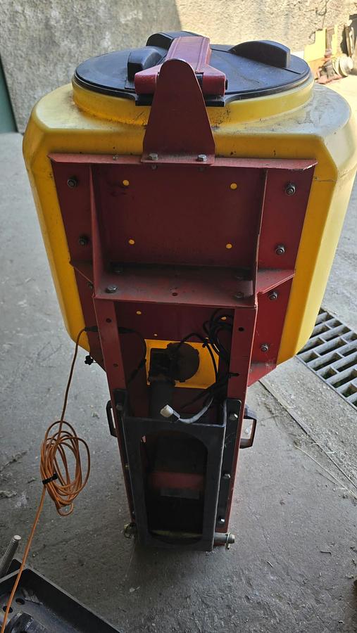 Gebraucht 2013 Adler ST-E 200L Salz und Splittstreuer