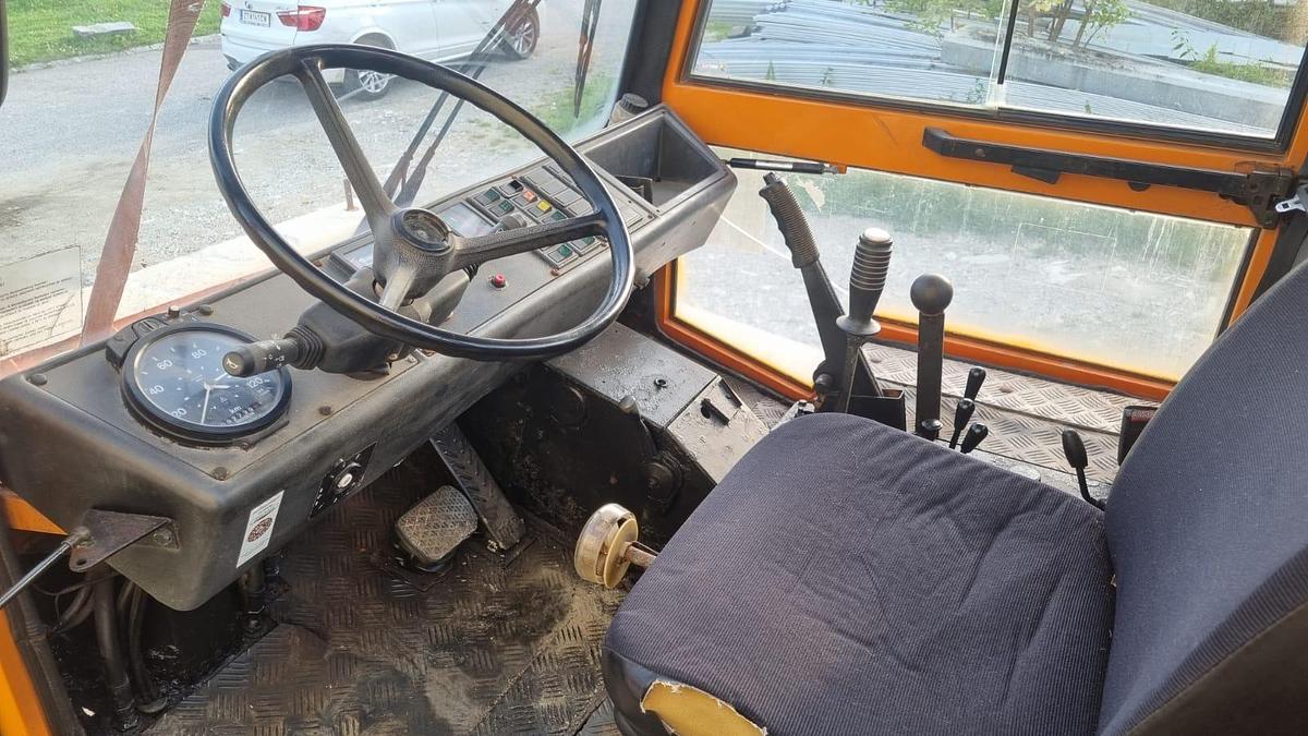 Gebraucht 1994 Boki HY1350 Kommunalfahrzeug mit Schneepflug und Sand / Salzstreuer