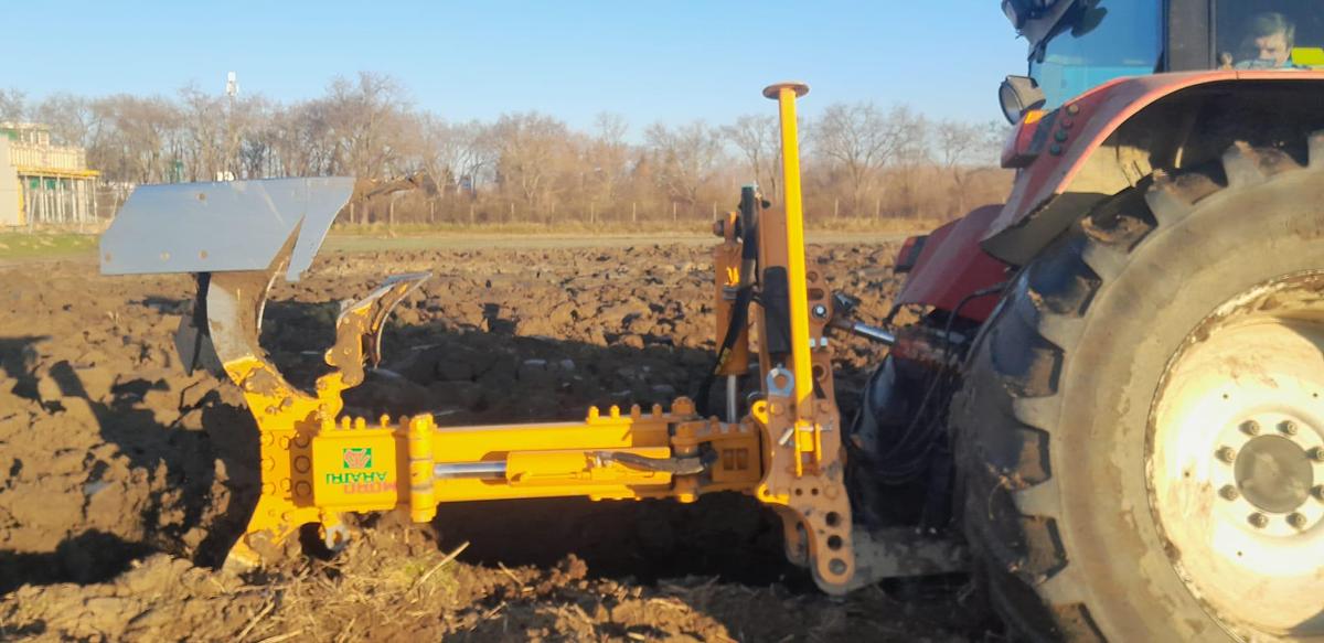 Gebraucht MORO ARATRI Rigolwendepflug
