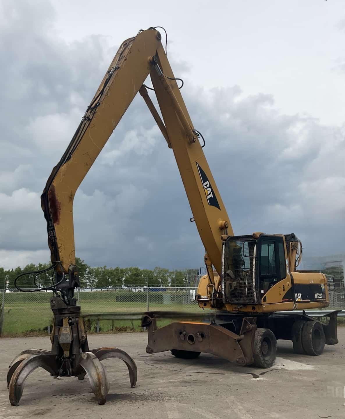 Gebraucht 2004 CAT M322CMH Mobil Umschlagbagger