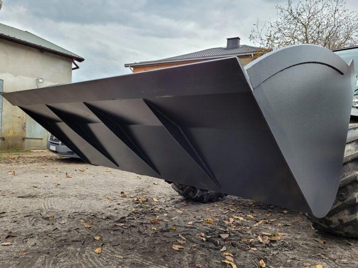 BIG SMG Volumenschaufel 220 cm mit Liebherr 506 Aufnahme