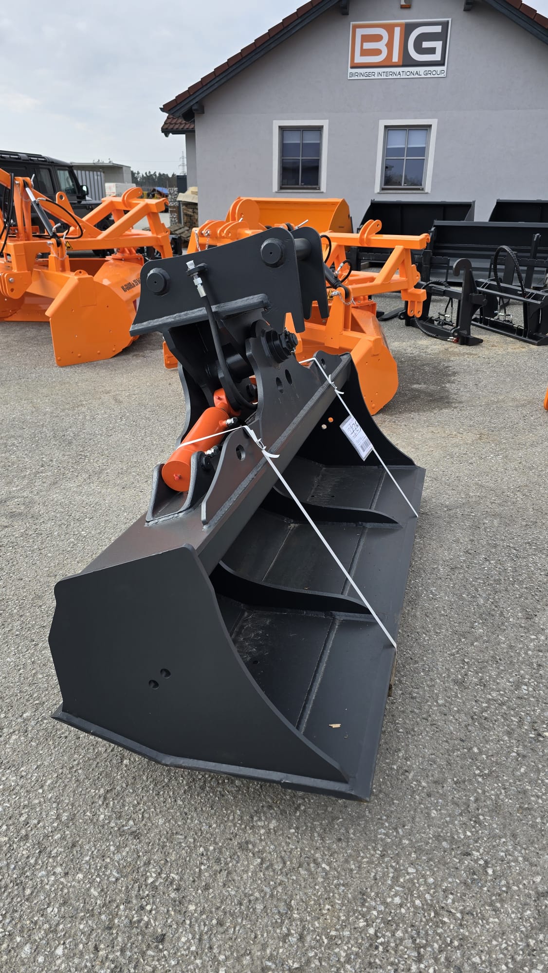 BIG hydraulischer Böschungslöffel 200cm mit M18 Aufnahme