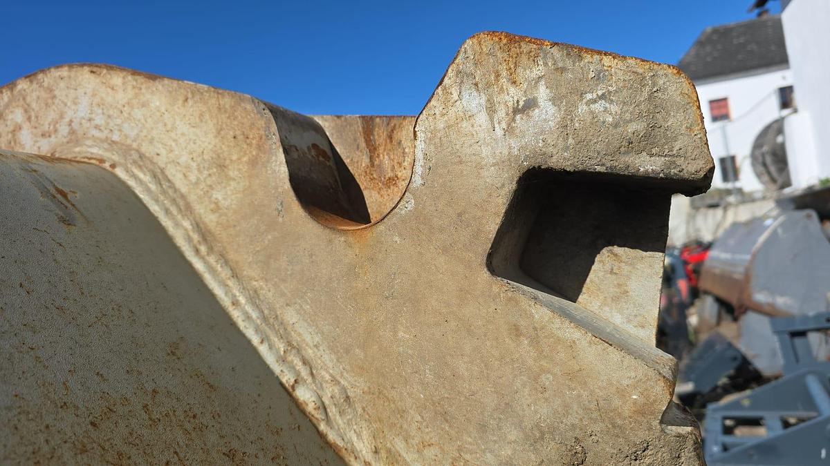 Gebraucht Verachtert  Felslöffel mit gepanzerten Zähnen