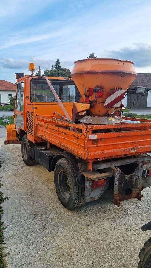 Gebraucht 1994 Boki HY1350 Kommunalfahrzeug mit Schneepflug und Sand / Salzstreuer