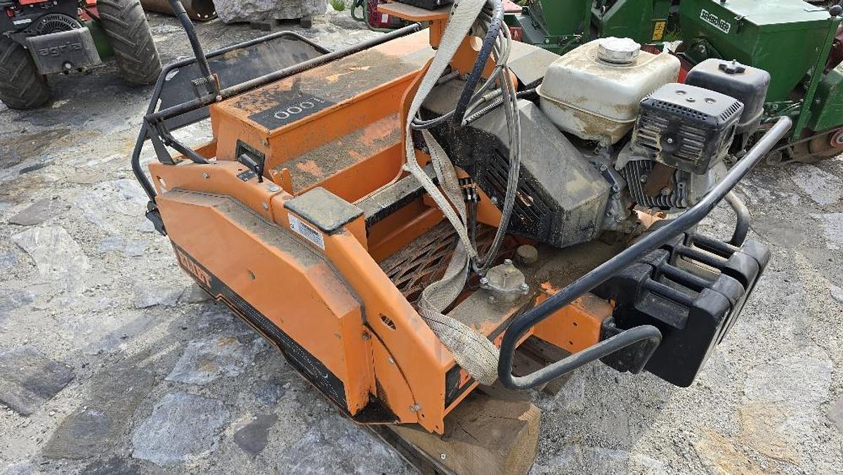 Gebraucht 2014 Rasenbaumaschine GZC - 1000 ELIET