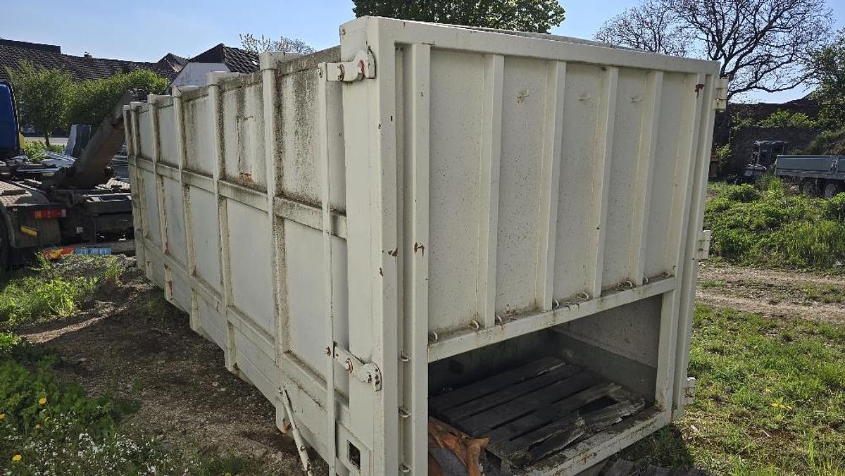 Gebraucht BIG Hakenliftcontainer mit 5000 l Tank